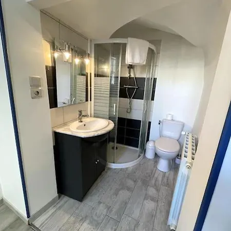 Apartment La Chapelle, Hyper Centre De Valence, Parking Gratuit A Proximite